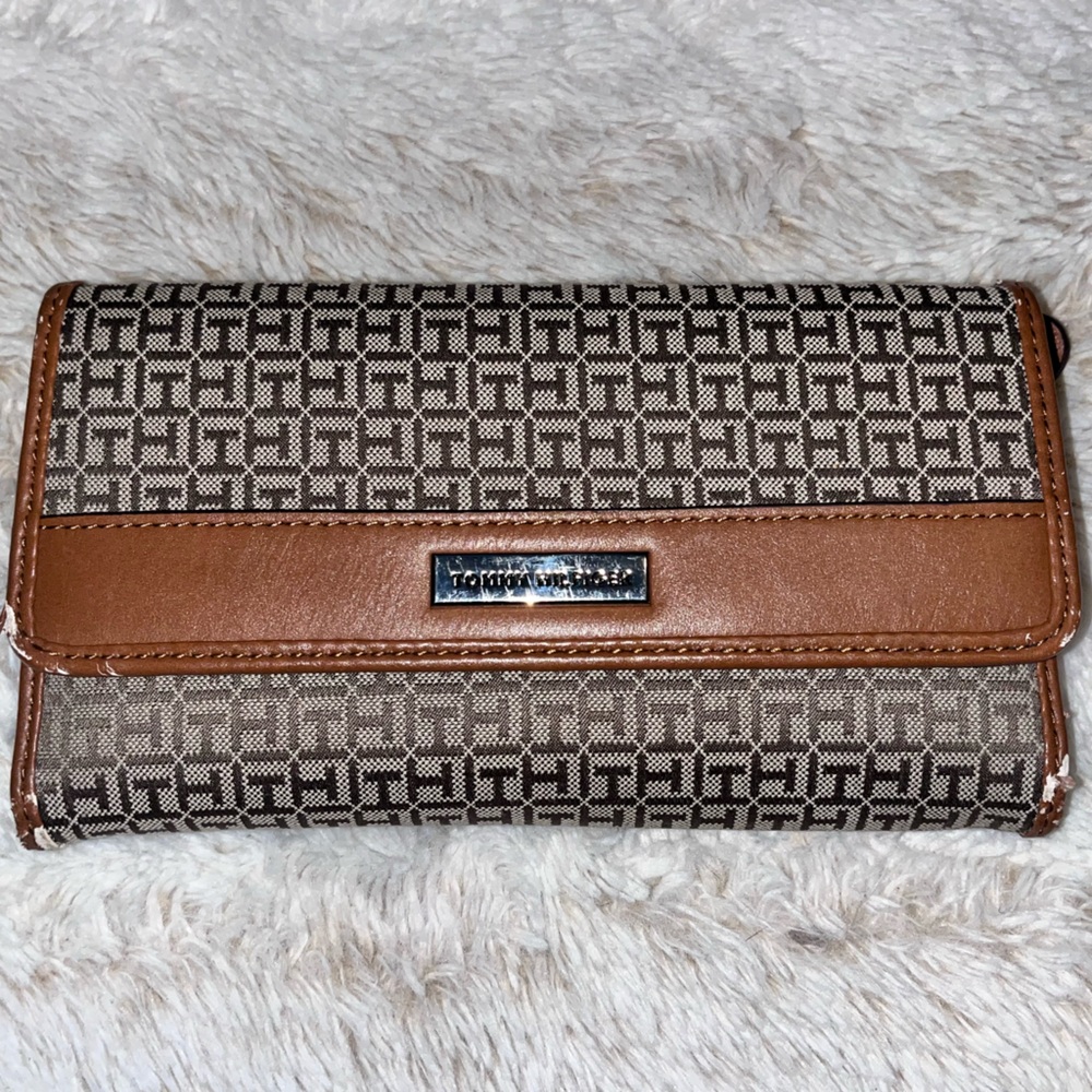 Tommy Hilfiger Brown Logo Wallet